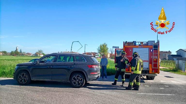 Imola, scontro in via Lasie feriti i nonni e la nipotina di due anni e mezzo Imola, scontro in via Lasie feriti i nonni e la nipotina di due anni e mezzo