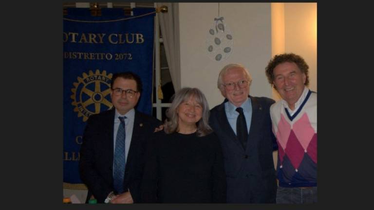 Dal Rotary Cesena una donazione all'associazione forlivese Ettore: un sorriso per l'Africa Dal Rotary Cesena una donazione all'associazione forlivese Ettore: un sorriso per l'Africa