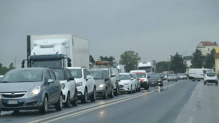 Maltempo: in Romagna chiusa l'autostrada A 14 in alcuni tratti; mentre la E45 solo ai mezzi pesanti Maltempo: in Romagna chiusa l'autostrada A 14 in alcuni tratti; mentre la E45 solo ai mezzi pesanti