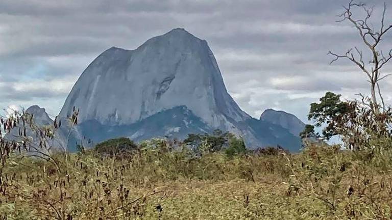 Cesena, arrampicata su un monte sacro mai scalato in Mozambico nel regno dei leoni Cesena, arrampicata su un monte sacro mai scalato in Mozambico nel regno dei leoni