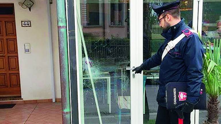 Rimini, 14 tra rapine, furti e spaccate, Bonnie e Clyde patteggiano Rimini, 14 tra rapine, furti e spaccate, Bonnie e Clyde patteggiano