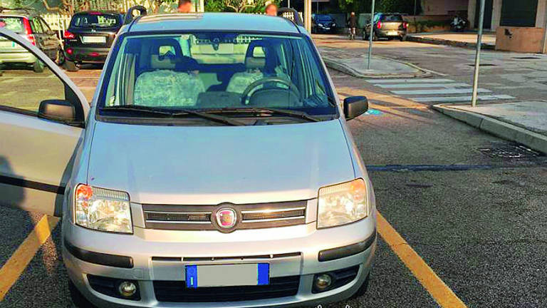 Riccione, multato per aver occupato il posto invalidi. Vane le scuse Riccione, multato per aver occupato il posto invalidi. Vane le scuse