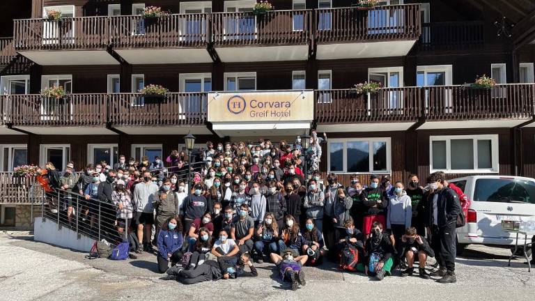Riccione, il vice sindaco in visita ai nonni e ai giovani in montagna Riccione, il vice sindaco in visita ai nonni e ai giovani in montagna