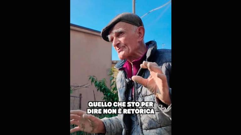“Grazie dell’aiuto ragazzi, mi levo il cappello davanti a voi”: il commovente video dopo l’alluvione a Modigliana VIDEO “Grazie dell’aiuto ragazzi, mi levo il cappello davanti a voi”: il commovente video dopo l’alluvione a Modigliana VIDEO
