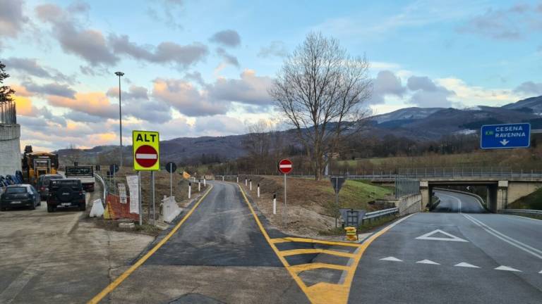 E45 a San Piero: aperto lo svincolo provvisorio E45 a San Piero: aperto lo svincolo provvisorio