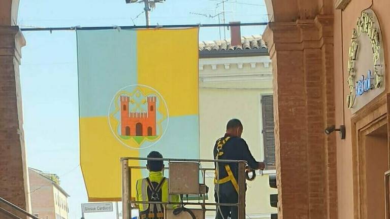 Cesena, verso la Giostra: ecco l'antico stemma della città Cesena, verso la Giostra: ecco l'antico stemma della città