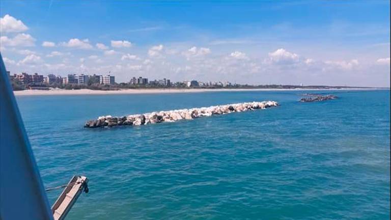 Lido Adriano, terminati i lavori sulle barriere in mare Lido Adriano, terminati i lavori sulle barriere in mare
