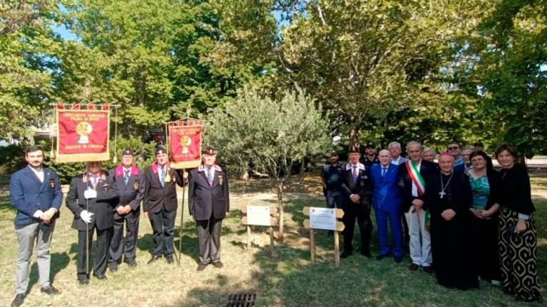 Le autorità presenti all’inaugurazione Le autorità presenti all’inaugurazione