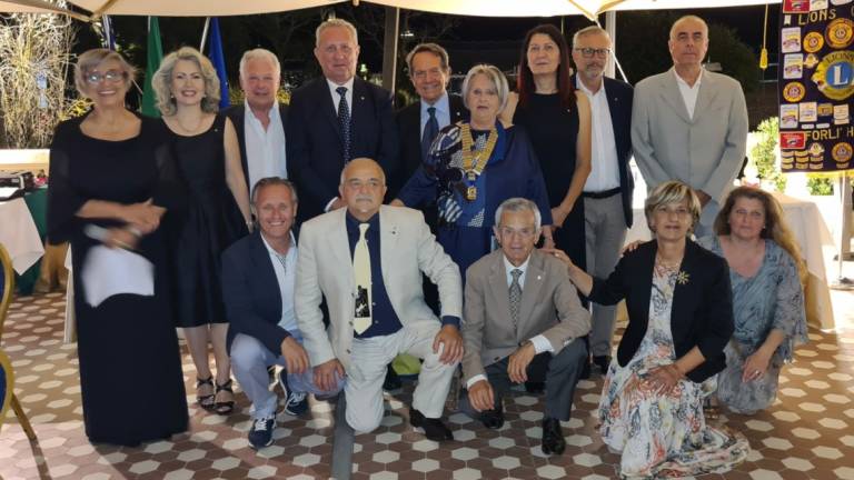 Nuova direttivo per il Lions club Forlì Host Nuova direttivo per il Lions club Forlì Host