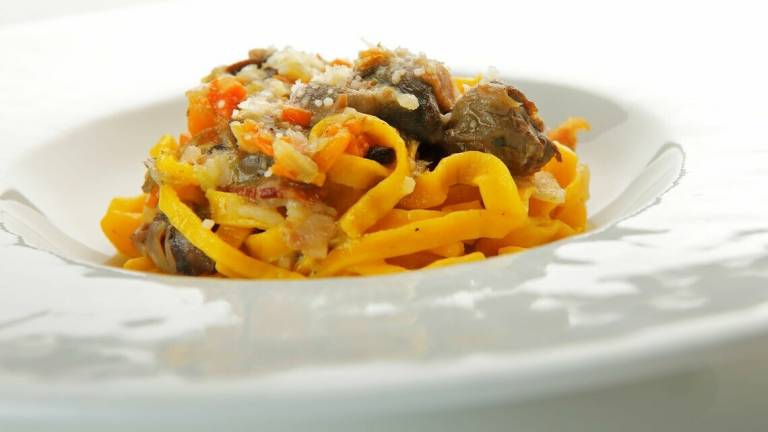 Dalle tagliatelle al parmigiano: l’Emilia-Romagna conquista il Sol Levante: Elle Gourmet Japan celebra la Food Valley Dalle tagliatelle al parmigiano: l’Emilia-Romagna conquista il Sol Levante: Elle Gourmet Japan celebra la Food Valley
