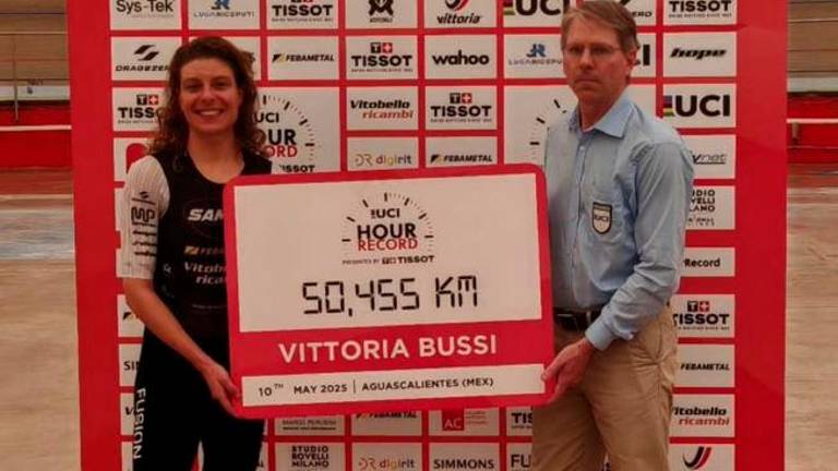 Bussi subito dopo l’impresa Bussi subito dopo l’impresa