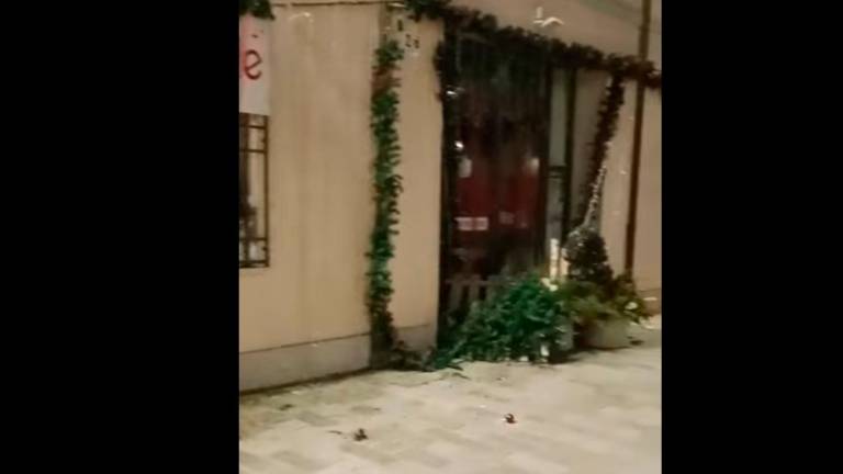 Vandali contro le tende Avsi e l’esterno della chiesa a Cesenatico VIDEO Vandali contro le tende Avsi e l’esterno della chiesa a Cesenatico VIDEO