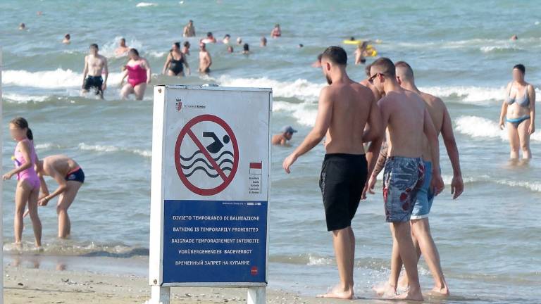 Mare Adriatico: valori tornati nella norma, già rimossi i divieti di balneazione Mare Adriatico: valori tornati nella norma, già rimossi i divieti di balneazione