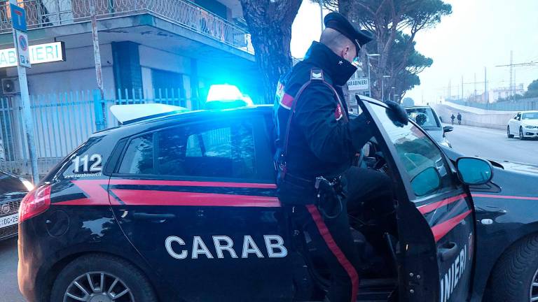 Un controllo dei carabinieri a Riccione (foto generica di repertorio) Un controllo dei carabinieri a Riccione (foto generica di repertorio)