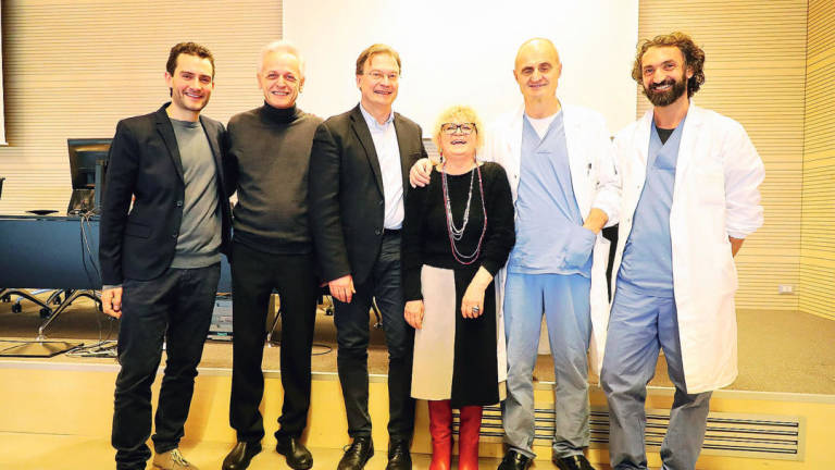 “Rina e le sue amiche” consegnano un cistoscopio al reparto di Urologia di Imola “Rina e le sue amiche” consegnano un cistoscopio al reparto di Urologia di Imola