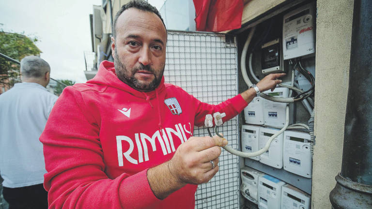 Rimini, bolletta da 3mila euro col locale chiuso Rimini, bolletta da 3mila euro col locale chiuso
