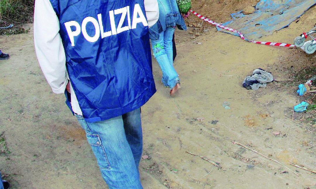 Rimini, compra l'auto con assegno rubato: poliziotto condannato e destituito Rimini, compra l'auto con assegno rubato: poliziotto condannato e destituito