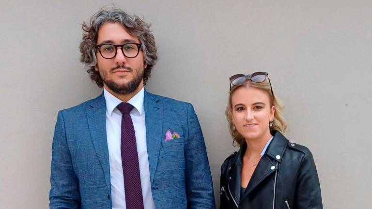 L’avvocato Marco Pastocchi con la sua assistita Rachele Stecca L’avvocato Marco Pastocchi con la sua assistita Rachele Stecca