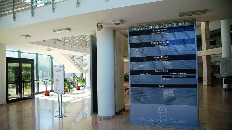 Valconca: il dirigente intasca i compensi per il Piano anti-corruzione mai approvato Valconca: il dirigente intasca i compensi per il Piano anti-corruzione mai approvato