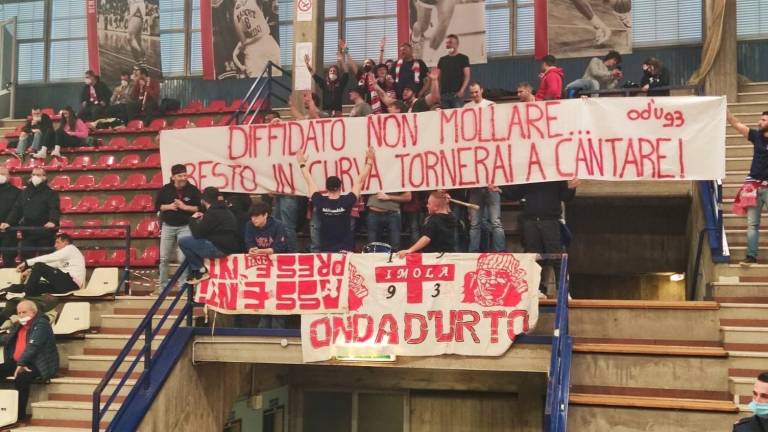 Imola, daspo e 14 anni totali di pena per 3 tifosi dell'Andrea Costa Basket Imola, daspo e 14 anni totali di pena per 3 tifosi dell'Andrea Costa Basket