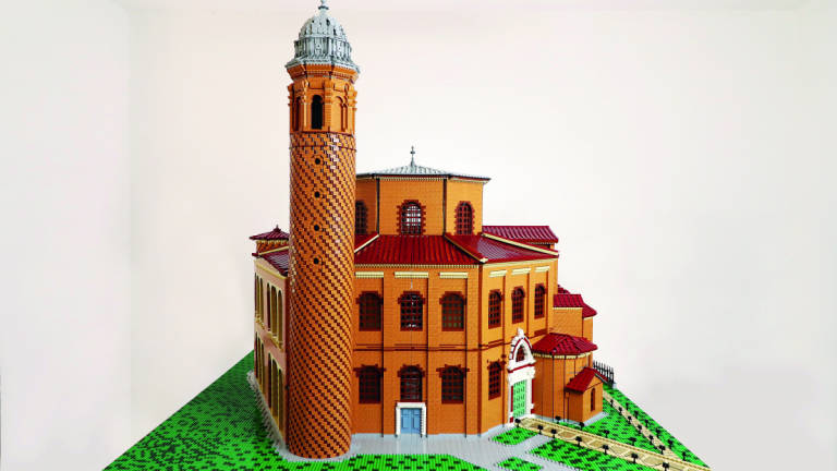 Arriva a Ravenna la Basilica di San Vitale fatta con 130mila Lego Arriva a Ravenna la Basilica di San Vitale fatta con 130mila Lego