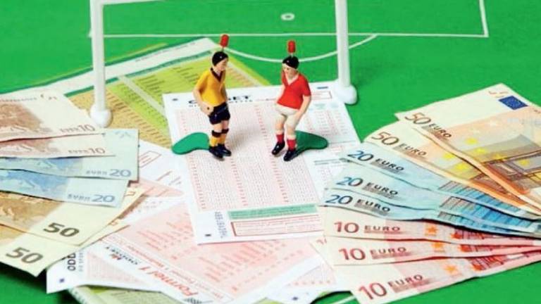 Rimini, scommesse anomale sul calcio greco: sequestrati 310mila euro Rimini, scommesse anomale sul calcio greco: sequestrati 310mila euro