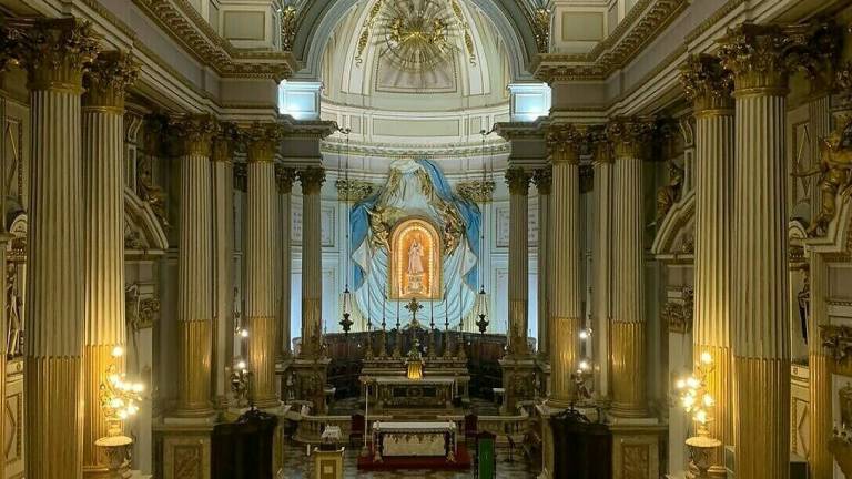 Rimini, gli studenti del Giulio Cesare-Valgimigli guide alla Chiesa dei Servi Rimini, gli studenti del Giulio Cesare-Valgimigli guide alla Chiesa dei Servi