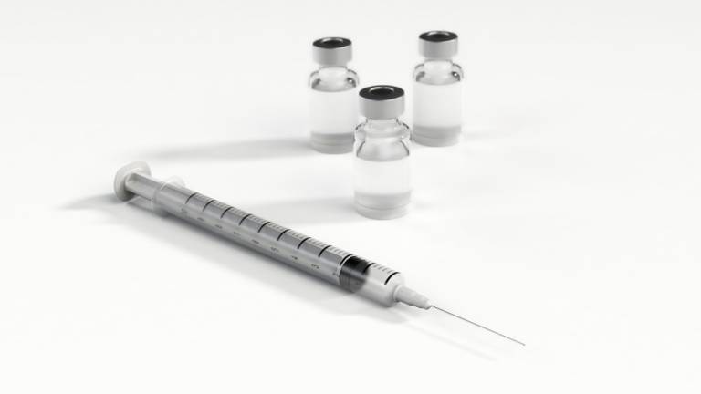 Covid Emilia-Romagna, l'Ausl ufficializza: Prenotazioni della terza dose da lunedì anche in farmacia Covid Emilia-Romagna, l'Ausl ufficializza: Prenotazioni della terza dose da lunedì anche in farmacia