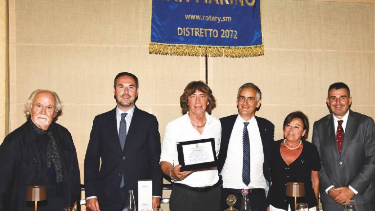 Calcio, Bonini premiato dal Rotary di San Marino: Dedicato ai miei genitori Calcio, Bonini premiato dal Rotary di San Marino: Dedicato ai miei genitori