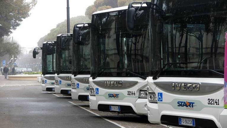 Sciopero bus e treni: un venerdì difficile in tutta Italia Sciopero bus e treni: un venerdì difficile in tutta Italia