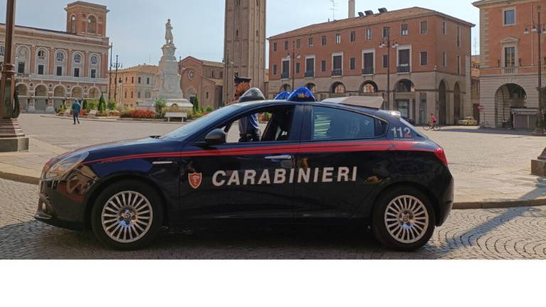 Forlì. Il divieto di avvicinamento non basta, torna a molestarla: arrestato Forlì. Il divieto di avvicinamento non basta, torna a molestarla: arrestato