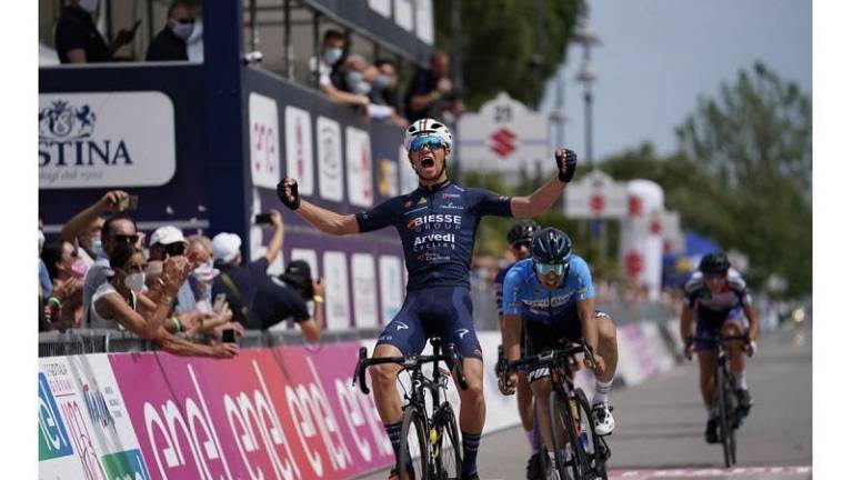 Ciclismo Giro d'Italia Under 23, bel 4° posto di Tarozzi a Cesenatico Ciclismo Giro d'Italia Under 23, bel 4° posto di Tarozzi a Cesenatico