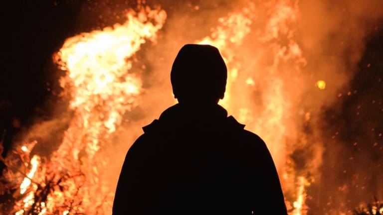 Faenza. Sopralluogo dopo l'incendio. Analisi sulle acque di spegnimento Faenza. Sopralluogo dopo l'incendio. Analisi sulle acque di spegnimento
