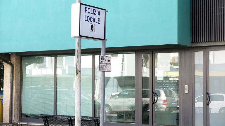 Bellaria. Assembramenti, sanzionati venti giovani tra 15 e 20 anni Bellaria. Assembramenti, sanzionati venti giovani tra 15 e 20 anni