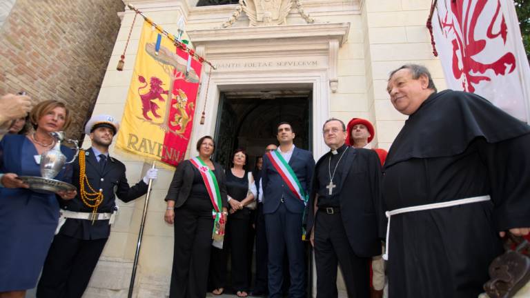 Il sindaco chiude a Firenze: le ossa di Dante restano a Ravenna Il sindaco chiude a Firenze: le ossa di Dante restano a Ravenna