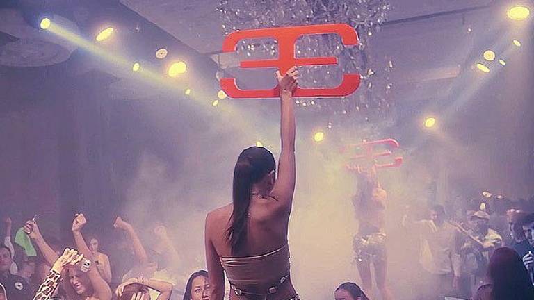 Da Milano Marittima, il Papeete sbarca in Thailandia al BoBo club di Bangkok Da Milano Marittima, il Papeete sbarca in Thailandia al BoBo club di Bangkok