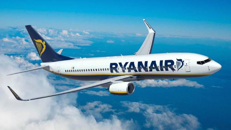 Forlì. Si accende una spia in volo, aereo di Ryanair costretto a fare rientro al Ridolfi dopo 15 minuti Forlì. Si accende una spia in volo, aereo di Ryanair costretto a fare rientro al Ridolfi dopo 15 minuti