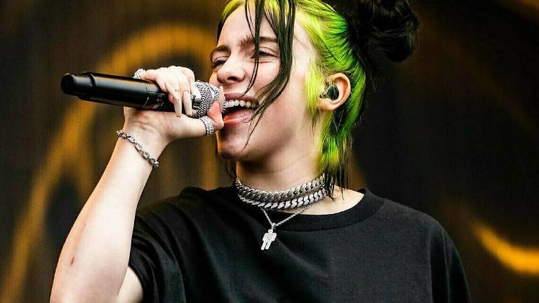 Billie Eilish, show cancellato, nuovo disco in arrivo Billie Eilish, show cancellato, nuovo disco in arrivo