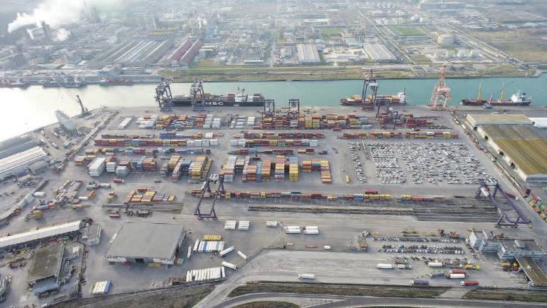 Hub portuale, la fine lavori è anticipata a dicembre 2024 Intanto canale a quota -10,50 Hub portuale, la fine lavori è anticipata a dicembre 2024 Intanto canale a quota -10,50