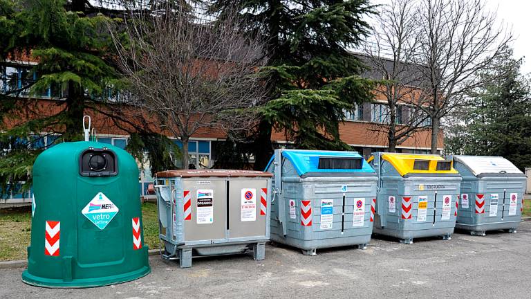 Raccolta dei rifiuti a Solarolo: al via la rimozione delle postazioni stradali temporanee Raccolta dei rifiuti a Solarolo: al via la rimozione delle postazioni stradali temporanee