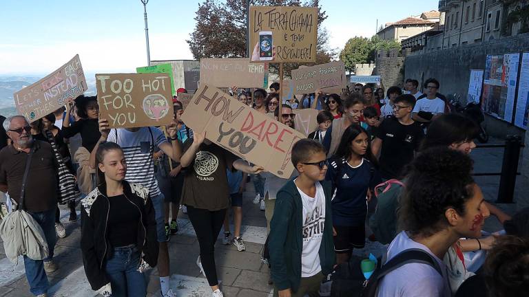 I ragazzi di Fridays for future in strada conquistano San Marino I ragazzi di Fridays for future in strada conquistano San Marino