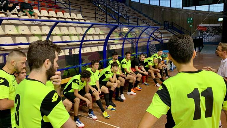 Calcio a 5 C1, via con Bellaria-Rimini Calcio a 5 C1, via con Bellaria-Rimini