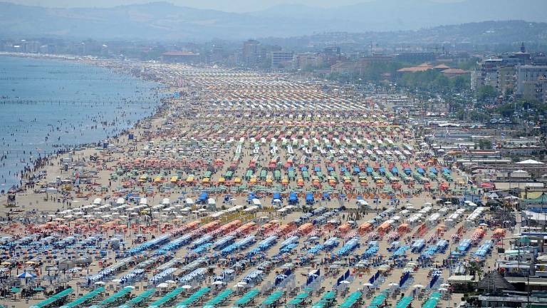 Rimini, per la tassa sull'ombra i bagnini pagheranno la metà Rimini, per la tassa sull'ombra i bagnini pagheranno la metà