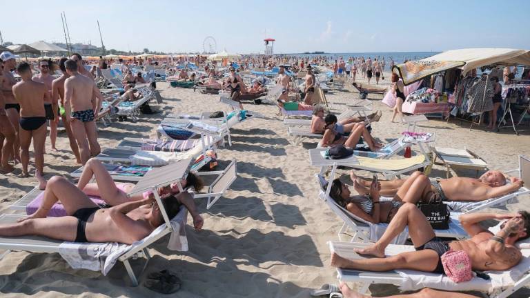 Croatti (M5S): Sulle spiagge Meloni difende un sistema feudale e porta al disastro il nostro turismo Croatti (M5S): Sulle spiagge Meloni difende un sistema feudale e porta al disastro il nostro turismo