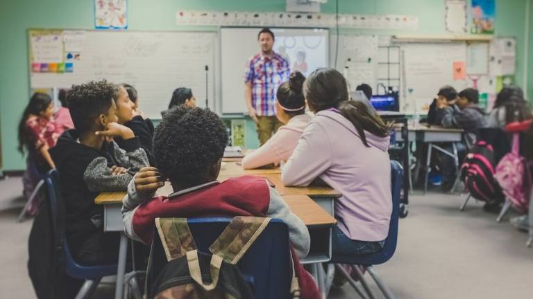 Scuola, contributi per libri e borse di studio: come presentare la domanda Scuola, contributi per libri e borse di studio: come presentare la domanda