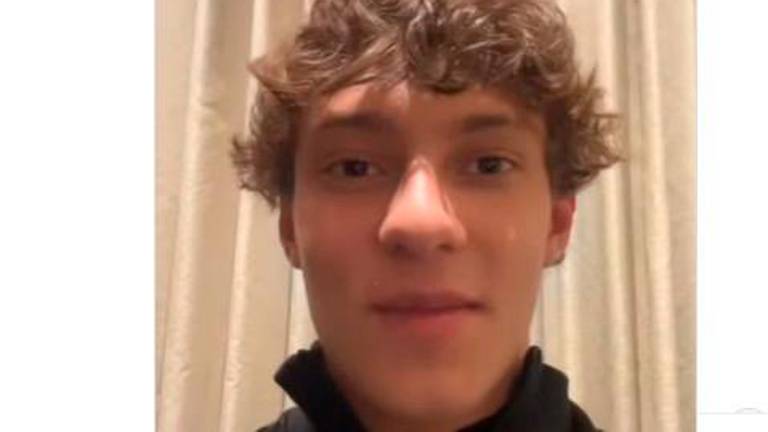 Lo stile di Kimi Antonelli: “Ciao a tutti, spero stiate bene. Ci vediamo a Imola” VIDEO Lo stile di Kimi Antonelli: “Ciao a tutti, spero stiate bene. Ci vediamo a Imola” VIDEO
