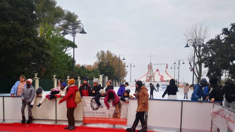Rimini, pista di pattinaggio aperta fino al 15 gennaio Rimini, pista di pattinaggio aperta fino al 15 gennaio