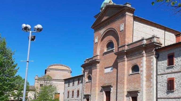 Verucchio. Auto dei fedeli multate durante la messa, scoppia la polemica Verucchio. Auto dei fedeli multate durante la messa, scoppia la polemica