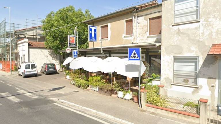 Cesenatico, bevono al bar, poi si picchiano: ipovedente di 55 anni con le braccia spezzate, 60enne albanese denunciato per lesioni Cesenatico, bevono al bar, poi si picchiano: ipovedente di 55 anni con le braccia spezzate, 60enne albanese denunciato per lesioni