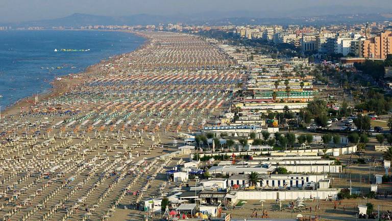 Rimini. Bagnini contro la proroga di un anno alle concessioni della spiaggia, il Tar boccia il ricorso Rimini. Bagnini contro la proroga di un anno alle concessioni della spiaggia, il Tar boccia il ricorso